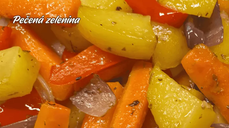 Pečená zelenina s kořením a olejem