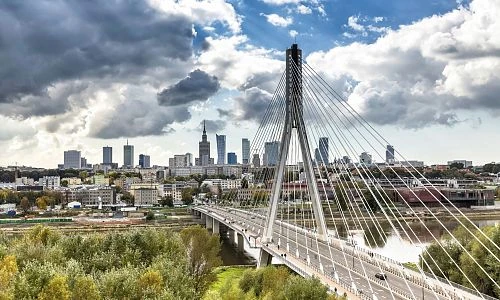 Pohled na Varšavu s mostem a panoramou města